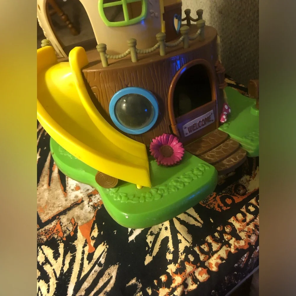 Li'l Woodzeez Acorn 3 Story Treehouse No Figures